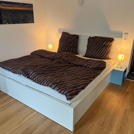 Modernes Apartment, Ruhige Lage, Stadtnah Kelkheim Luaran gambar
